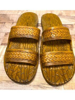 Hawaii Handcrafted Embossed Slide Sandals With Textured Sole - Women Size 8